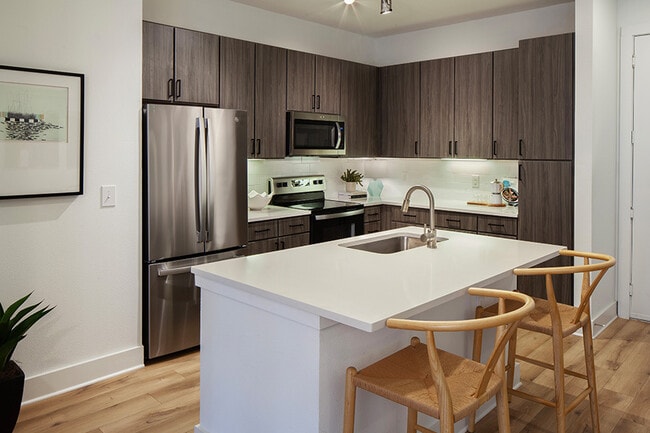Building Photo - City Life Starts Here – Spacious 1 Bed / 1...