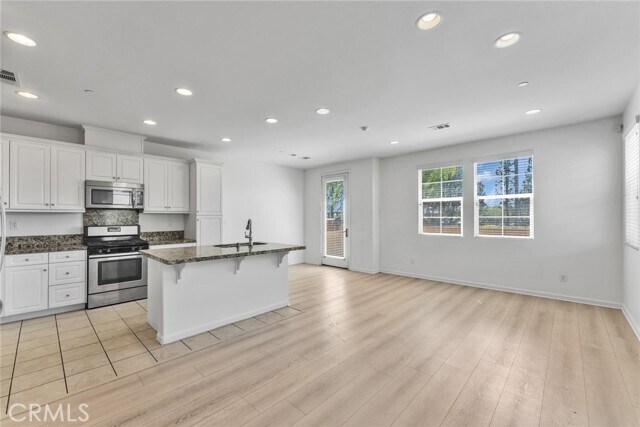 Building Photo - 2904 E Via Fiano