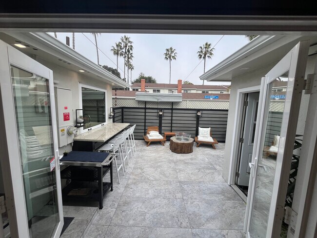 Foto del edificio - 21142 Surfwood Ln