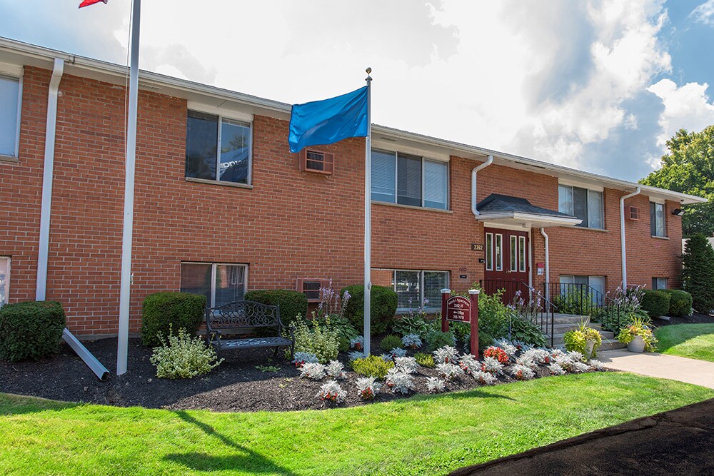 Dixon Manor Apartment Homes Rochester, NY