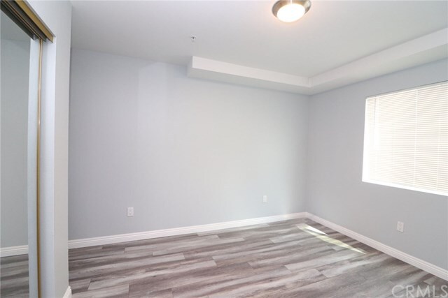 Building Photo - 127 E Colden Ave