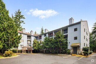 Building Photo - 710 N 160th St