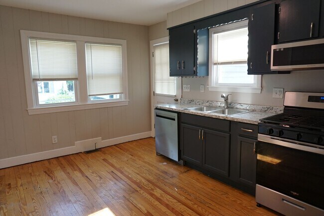 Foto del edificio - 172 Fruit Hill Ave