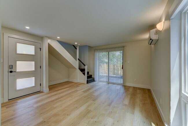 Foto del edificio - 616 Marine St