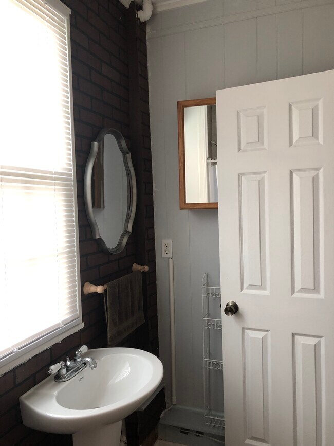 Building Photo - 4104 S Plaza Trail
