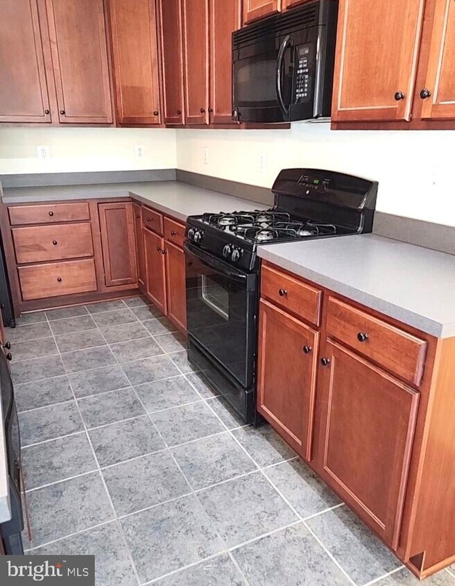 Foto principal - 4332 Chatham Dr