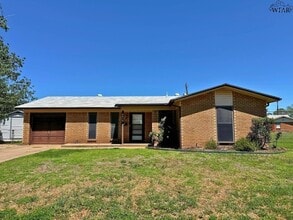 Building Photo - 4610 N Eden Hills Cir