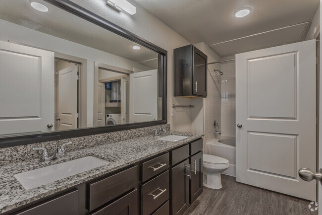 1BR, 1BA - 722 SF A2 - Bathroom - Winding Creek at the Preserve