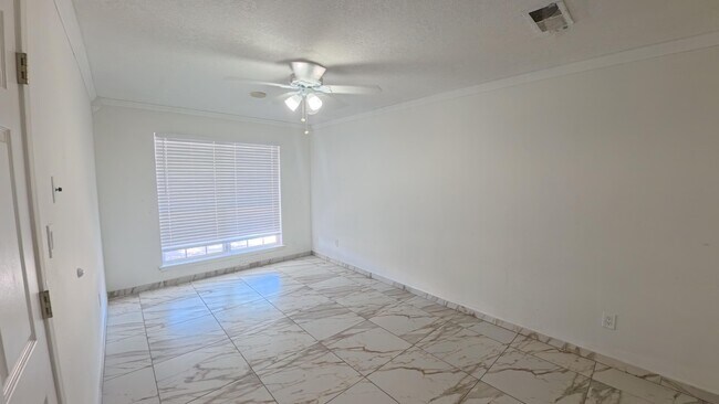 Building Photo - 915 Tony Sanchez Dr SE