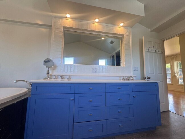 Foto del edificio - 20305 Aetna St