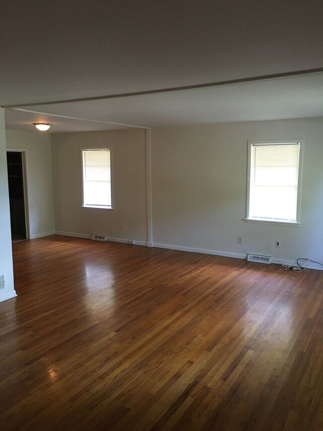 Foto del edificio - 4/2 House in Rome $1,495