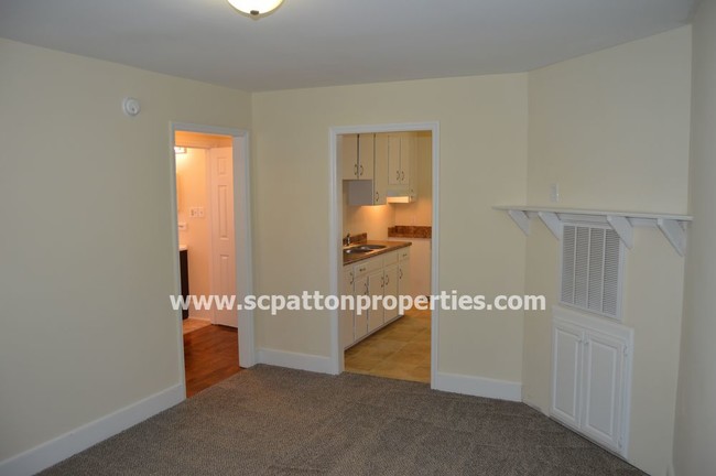Building Photo - Eau Claire Duplex
