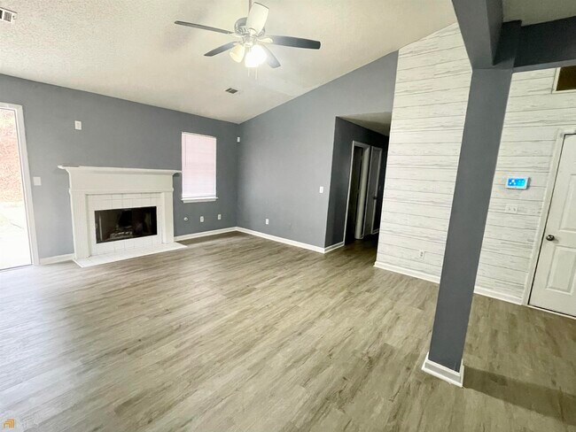 Foto del edificio - 1657 Thorn Ridge Trail
