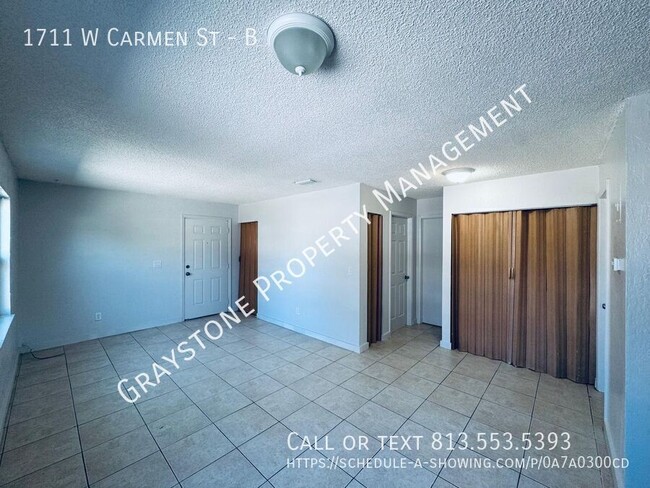 Building Photo - Unit B: 2-Bedroom Unit with Section 8 Pref...