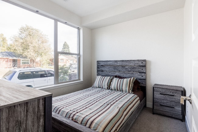 Building Photo - 3460 E 31st Ave