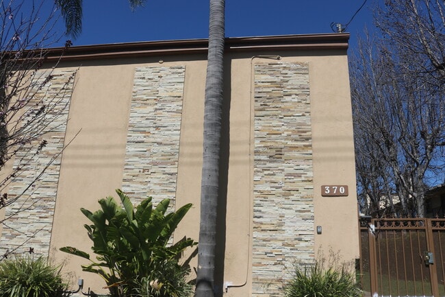 Building Photo - 370 Avocado St