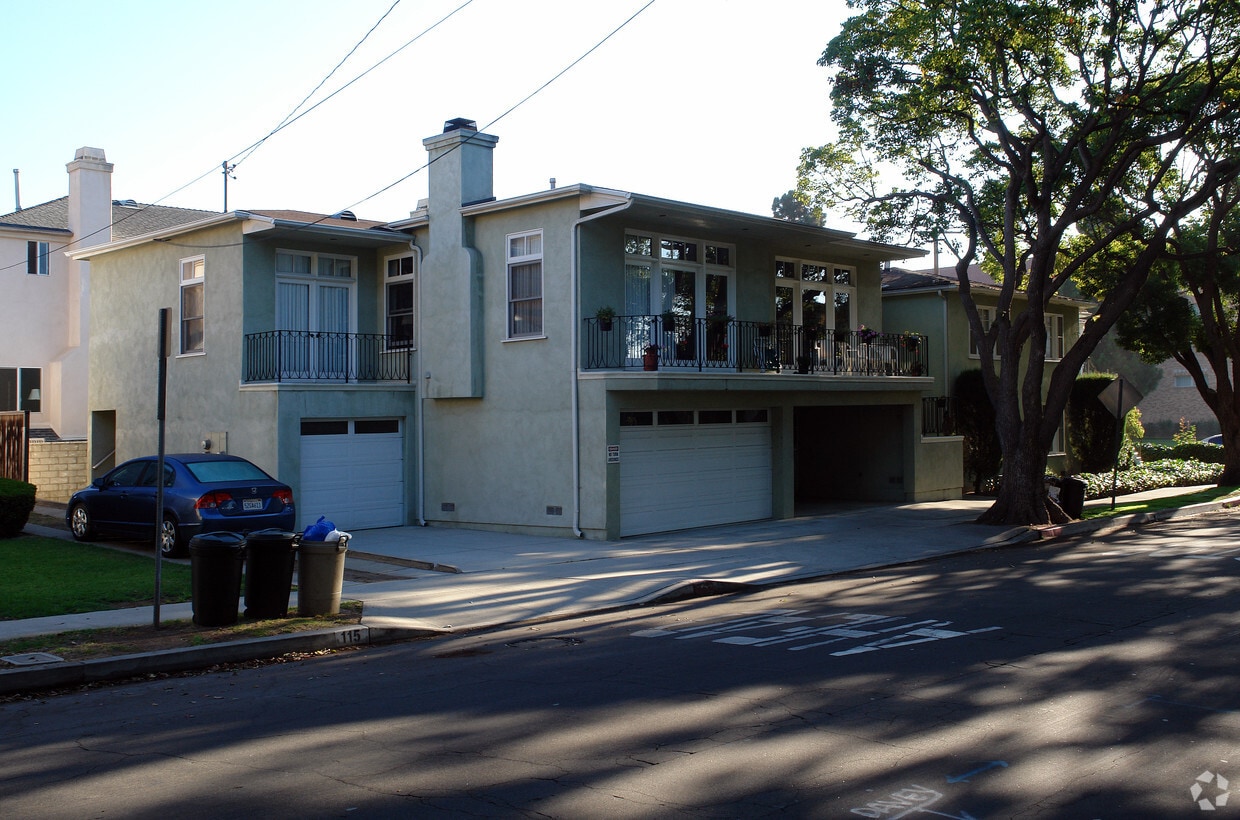Building Photo - 111 W Palm Ave