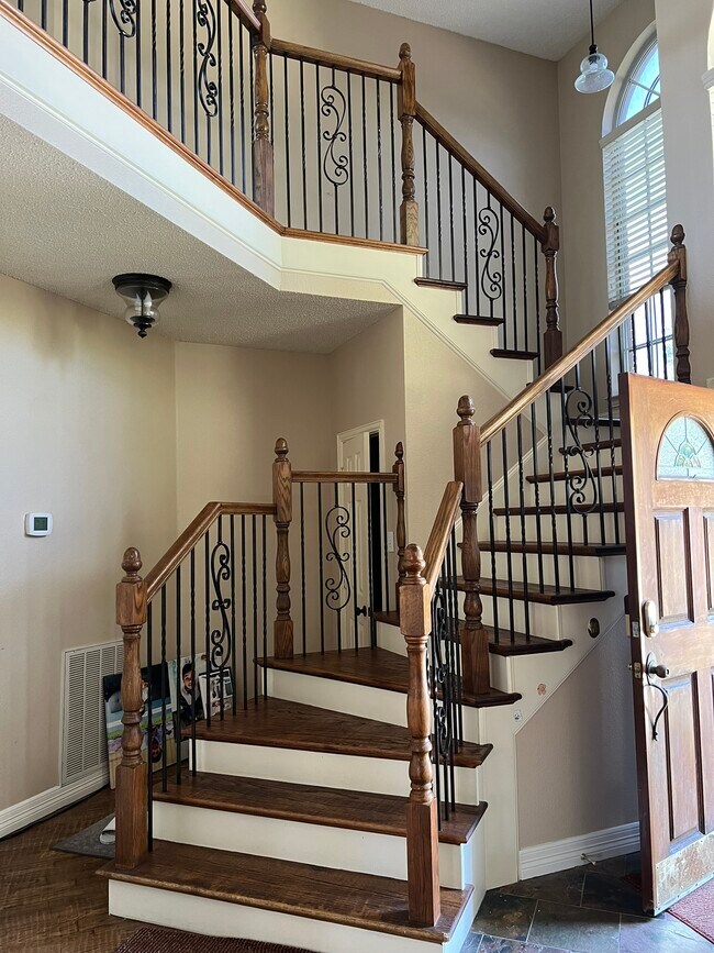 Building Photo - 183 Cove Dr
