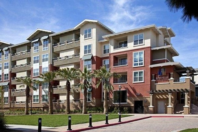 Foto del edificio - 1001 National Ave