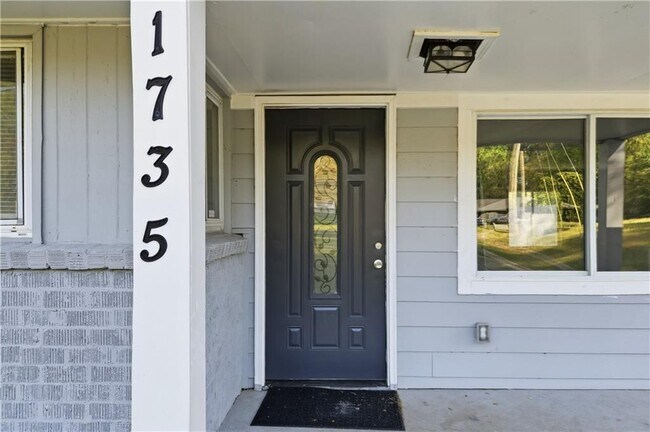 Foto del edificio - 1735 Carter Cir
