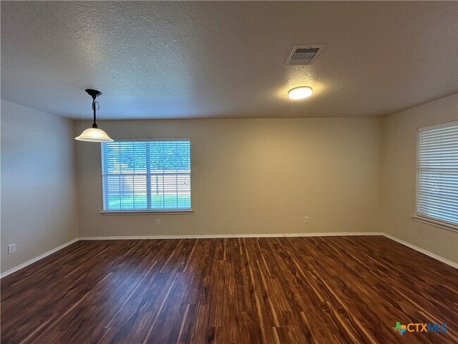Building Photo - 424 Copper Hill Dr