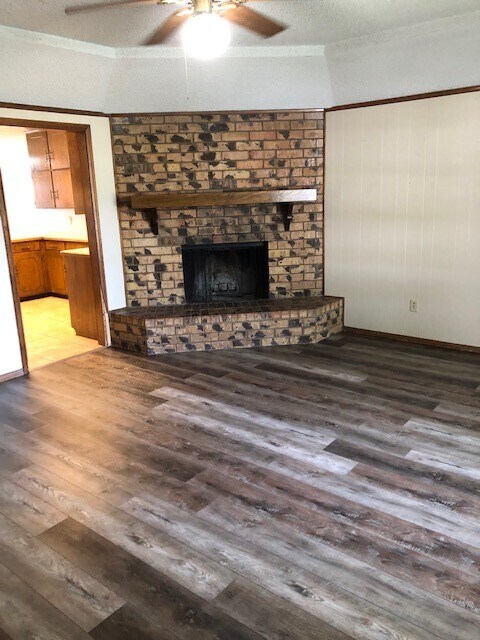 Den with nice Fireplace - 2701 Hurstview Dr