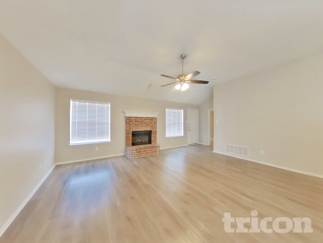 Building Photo - 1505 Nightingale Ct