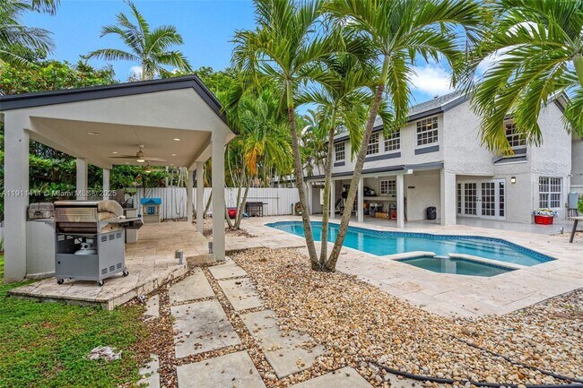 Foto del edificio - 8351 SW 39th Ct