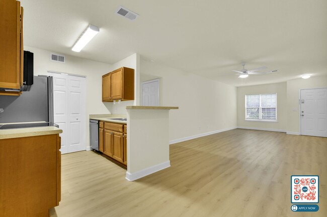 Foto del edificio - MOVE IN THIS YEAR - FREE MONTH'S RENT IN 1st 90 DAYS!