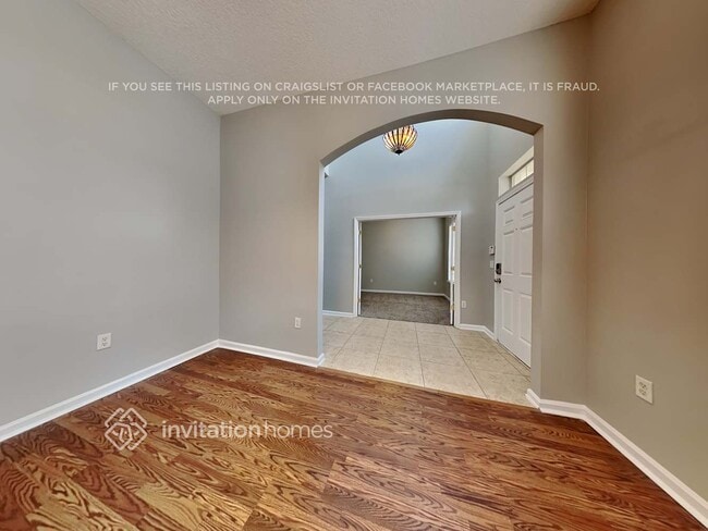 Foto del edificio - 216 N Hidden Tree Dr