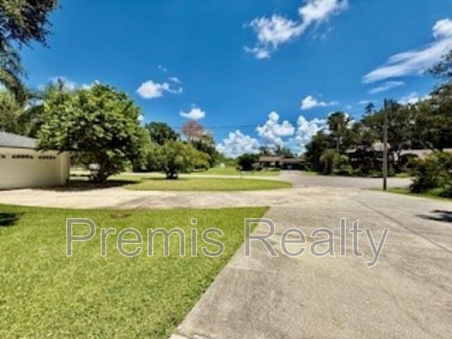 Building Photo - 1770 Braxton Bragg Ln