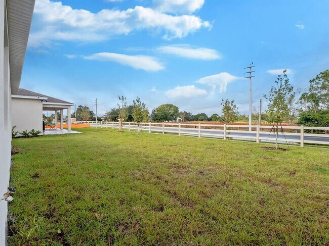Foto del edificio - 5641 Cedar Chase Dr