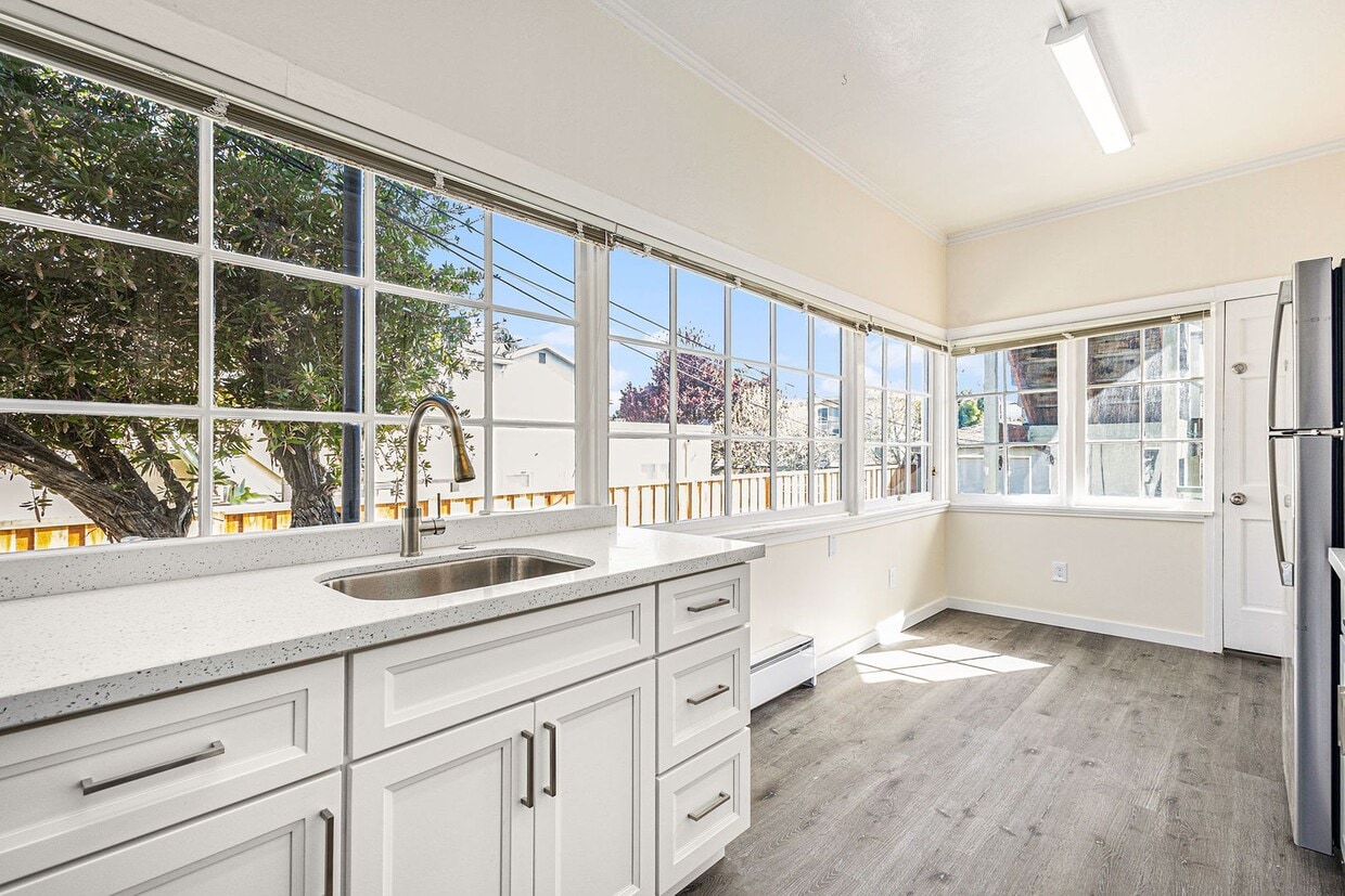 Photo - 2204 Buena Vista Ave #A - Studio | 1 bath