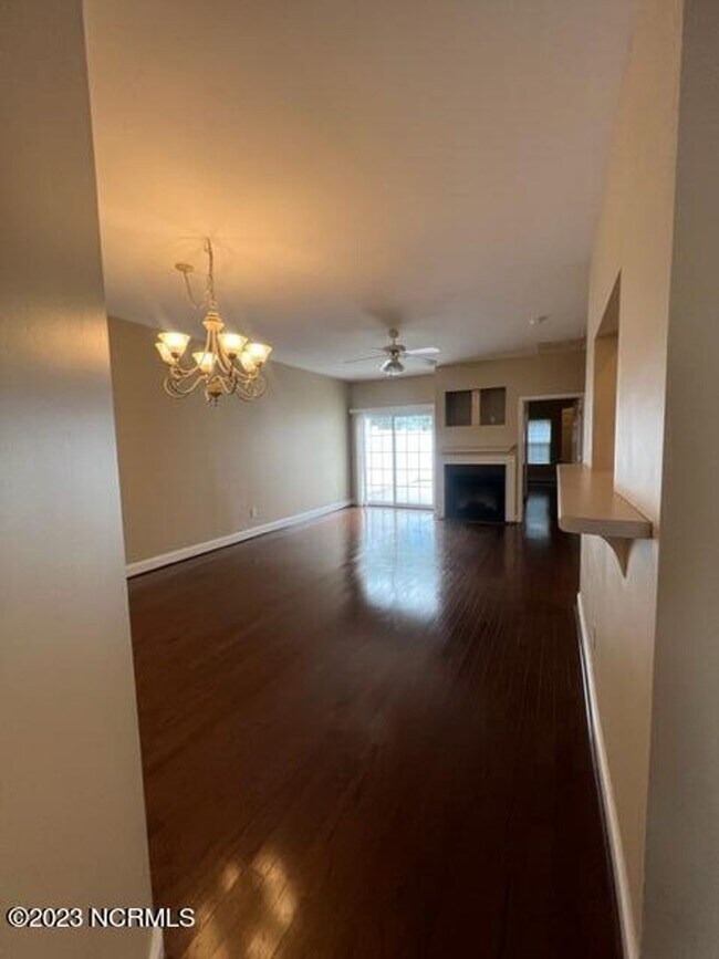 Foto del edificio - Two  Bedroom Two Bath