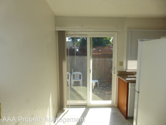 Building Photo - 2 br, 1 bath House - 1898 Lynwood Drive, U...