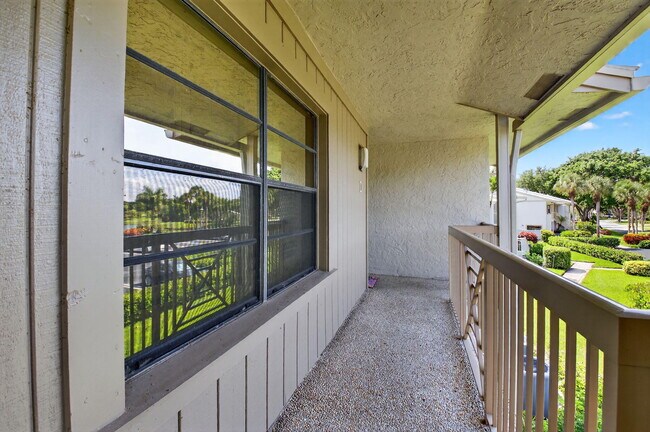 Building Photo - 21 Eastgate Dr