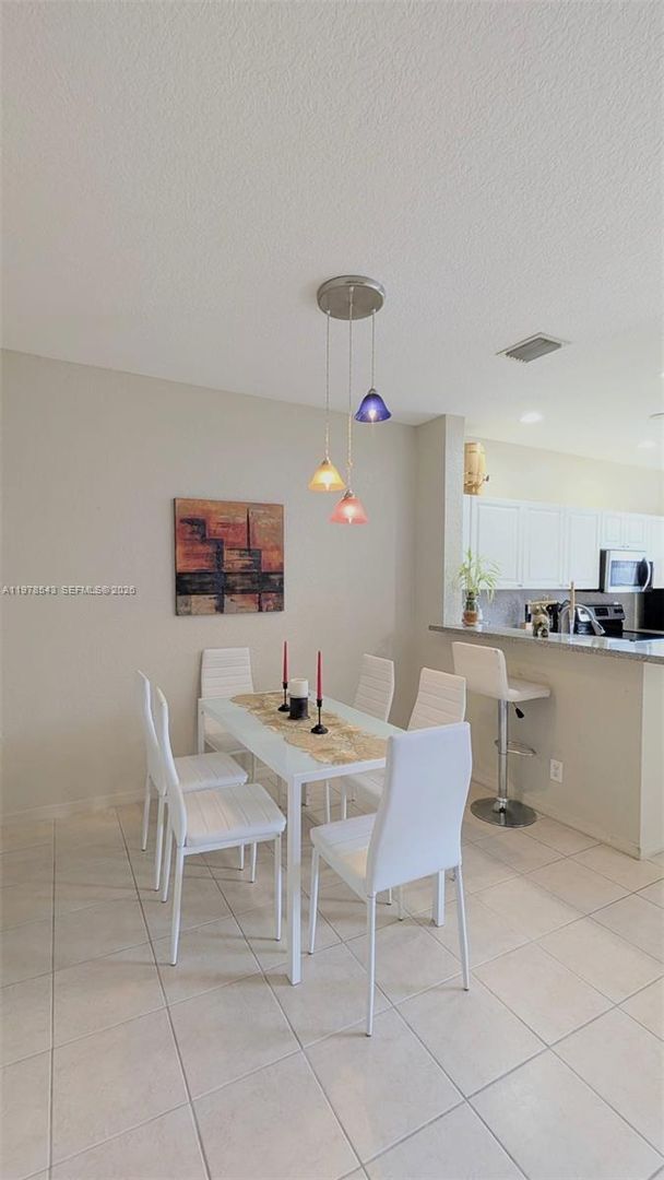 Foto del edificio - 3930 NW 91st Terrace