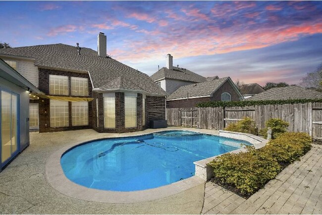 Building Photo - Highly desirable modern home with a pool