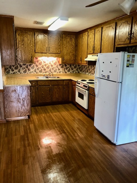 Foto del edificio - 2024 Colonial Estates Rd