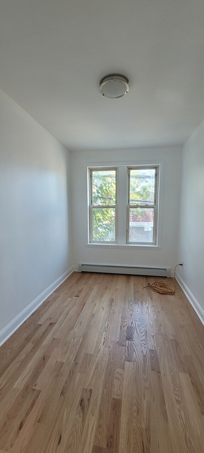 1ST BEDROOM - 4022 Avenue J