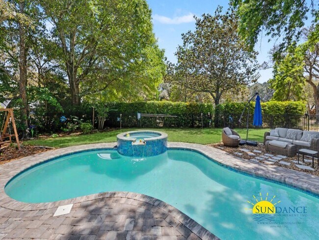 Foto del edificio - Elegant Bluewater Bay 4 Bedroom Home with Pool, Hot Tub & Scenic Golf Views!