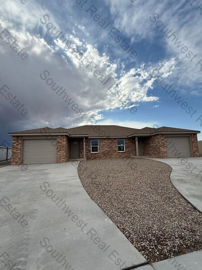 Building Photo - 1325 Mission Dr