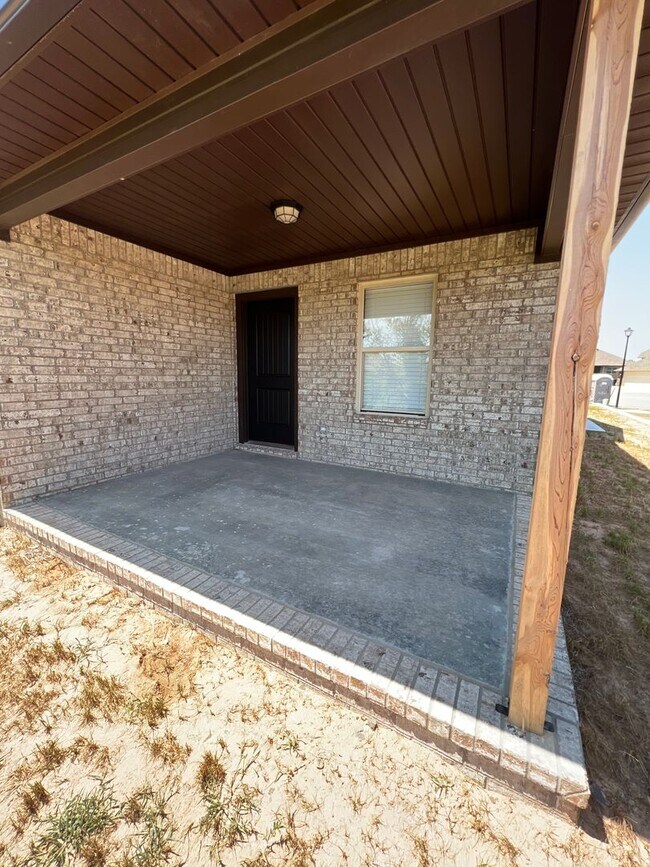 Building Photo - 9016-9018 Sandra Way