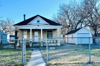 Building Photo - 609 W 2nd St