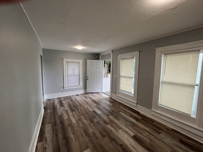Building Photo - 1648 W 36th St