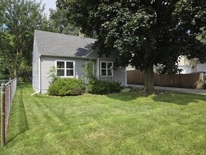 Building Photo - 1326 Ridgeway St