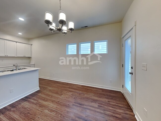 Foto del edificio - 799 E Springloyd St