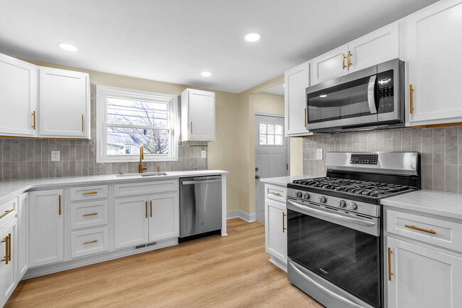 Kitchen w/ Stainless Steel Appliances - 44 Birkdale Rd