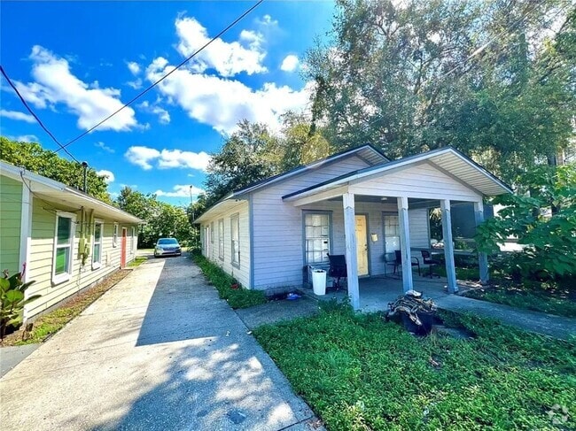 Building Photo - 301 N Westmoreland Dr