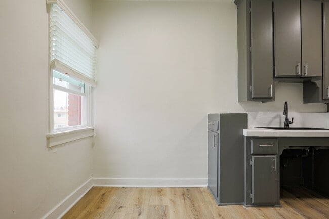 Interior Photo - Catalina Apartments